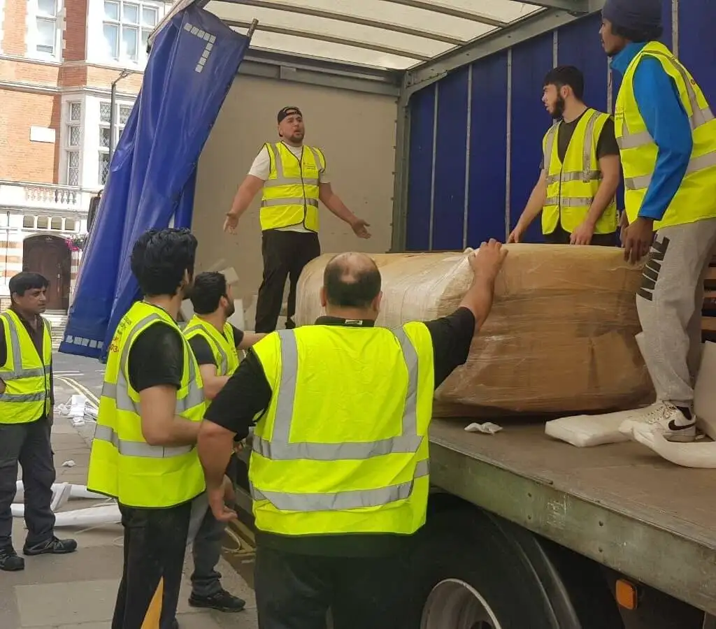 🧳 Less Packing, More Living: How London Moving Experts Help You Settle In Sooner