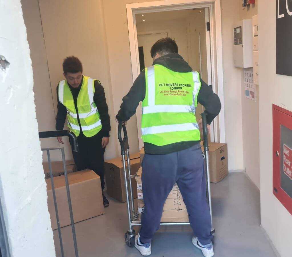 🏠 Home Removals That Feel Like Home – Careful Moves for Families and Individuals